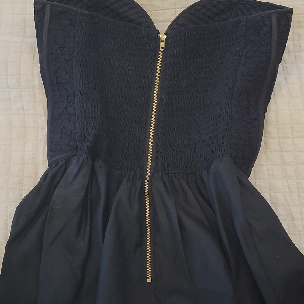 WOMEN'S DEVLIN BLACK LACE STRAPLESS PEPLUM TOP - Picture 4 of 5